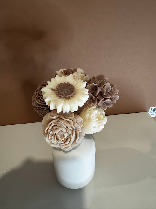 Bouquet de fleurs en cire parfumée.